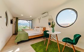 Skyatlas Hideaway